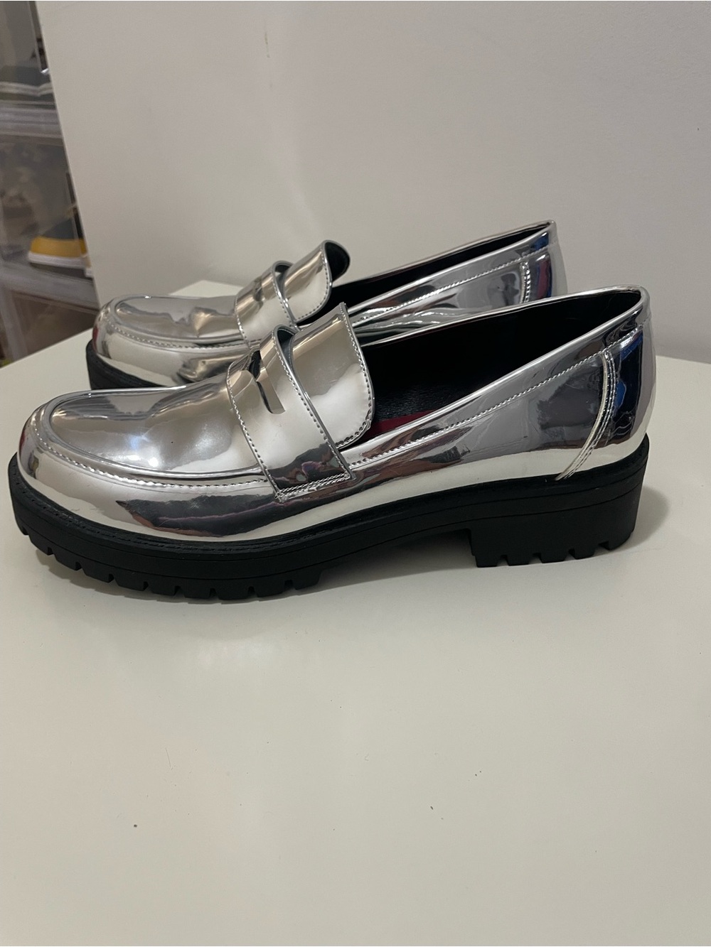 Dirty Laundry Voidz Metallic Silver Loafer, Size 9.5 - Picture 3 of 7
